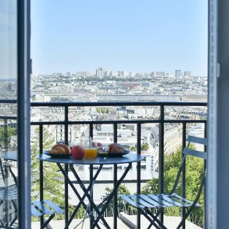 Sacre Coeur Eiffel Tower View Stylish Apartment